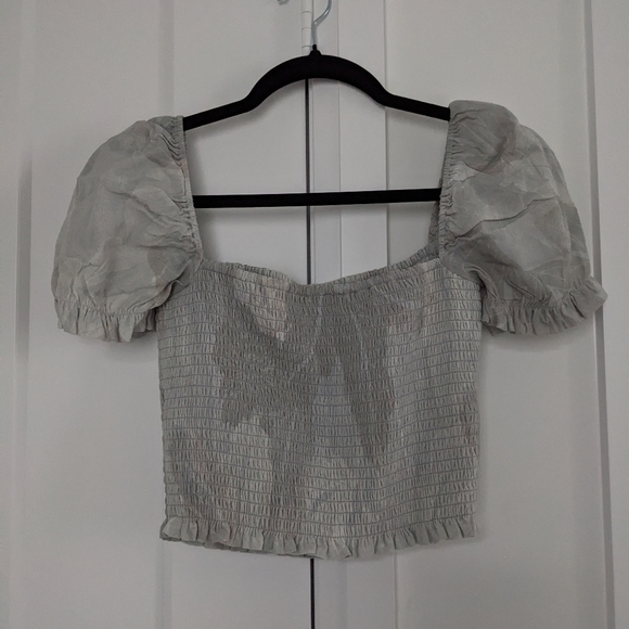 Aritzia Wilfred Smocked Cropped Blouse - Picture 4 of 4